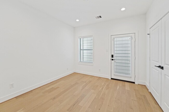 Photo - 1108 Brooks St