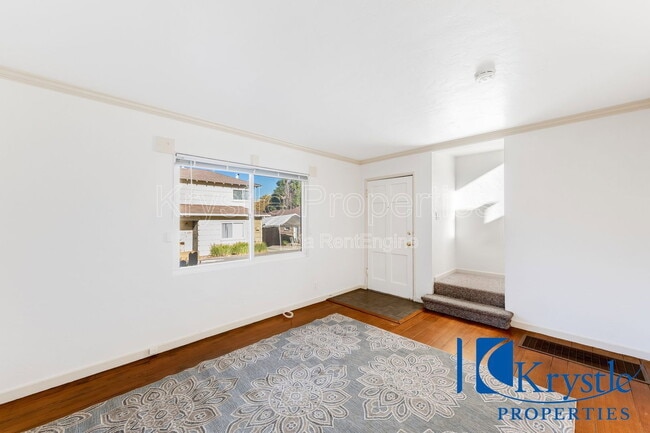 Photo - 155 W I St Unit 3