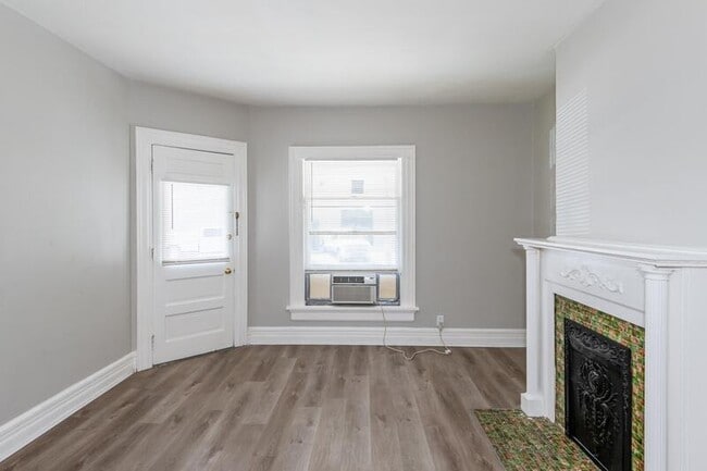 Photo - 115 E Foraker St