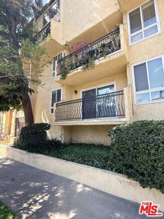 Photo - 5257 Radford Ave Unidad 106