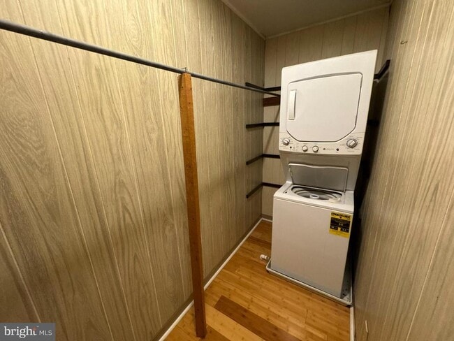 Photo - 43 S Main St