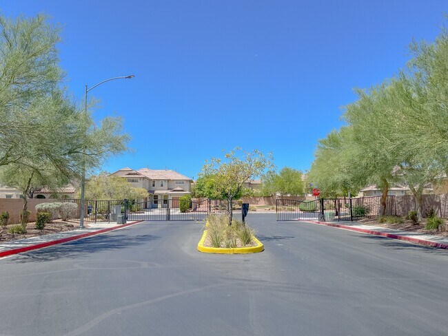 Photo - 5646 St Elias St