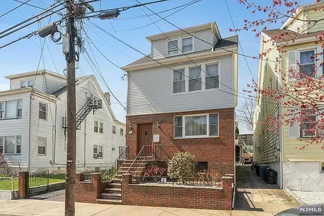 Building Photo - 171 Highland Ave Rental