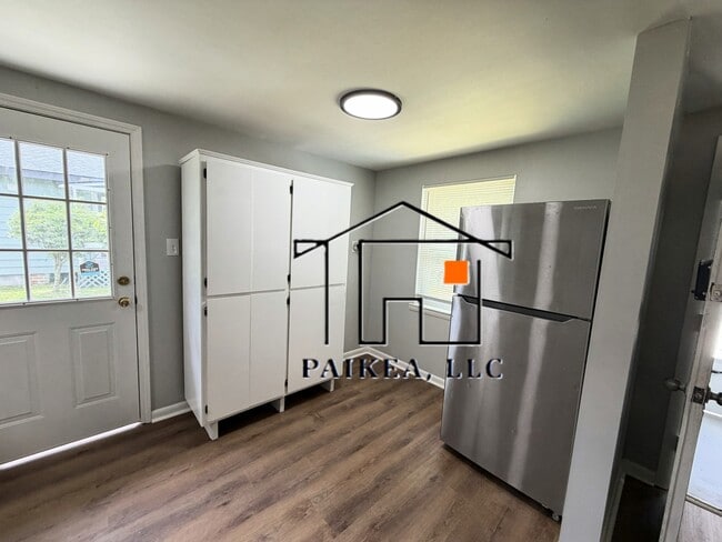 Photo - 18 Helmken St