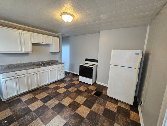 Photo - 2020 E Adams St