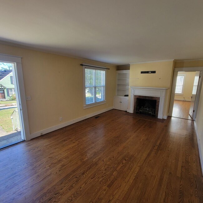 Photo - 3/2 Cottage Charmer-Downtown McMinnville, TN