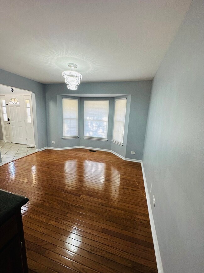 Photo - 1345 Iris Ave