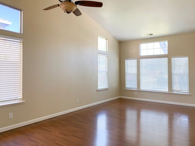 Photo - 4 Bedroom Home in Hollister with Huge Backyard!