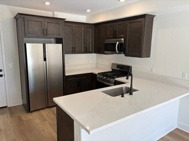 Photo - 402 W Grand Ave