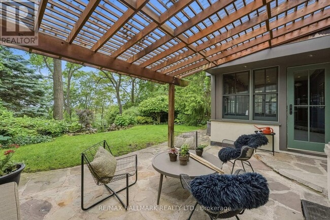 Photo - 31 Glen Oak Dr