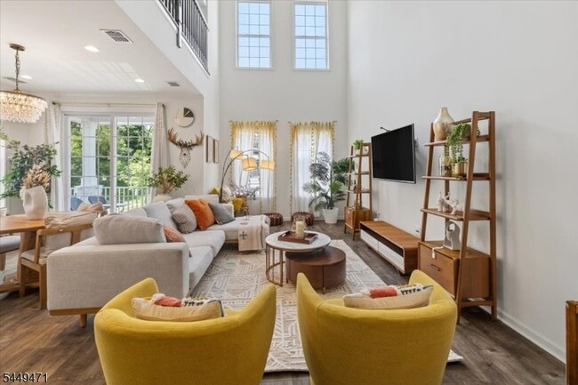 Photo - 121 Sequoia Dr