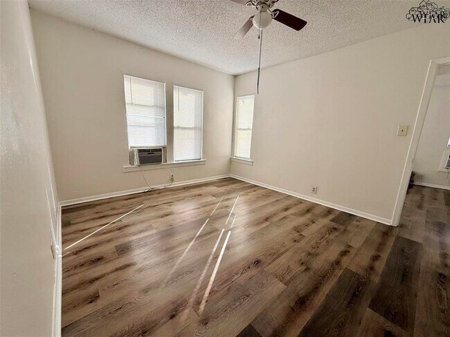 Photo - 614 Sunset Dr