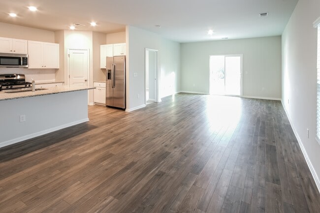 Photo - 120 S Reindeer Rd