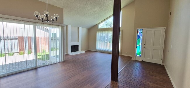 Photo - 1121 Swallow Ln
