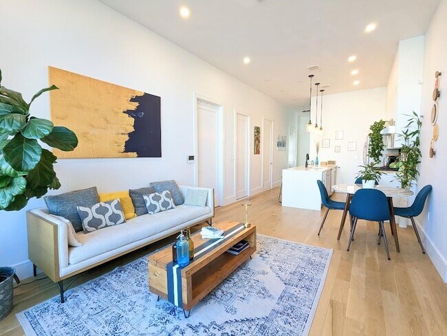 Photo - 33 Waverly St Unit 2