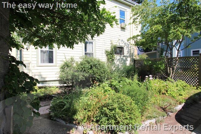 Photo - 12 A Saginaw Ave