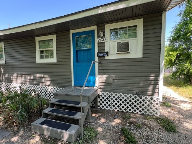 Photo - 2405 Franklin St