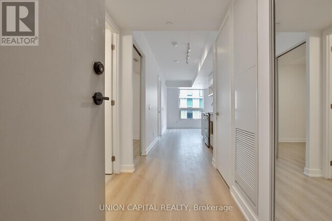 Photo - 100 Queen St E Unit 2312