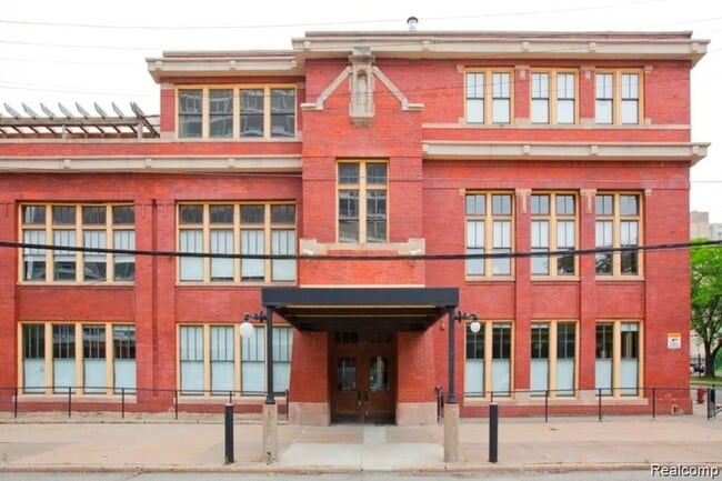 Building Photo - 1395 Antietam Ave Unit 37