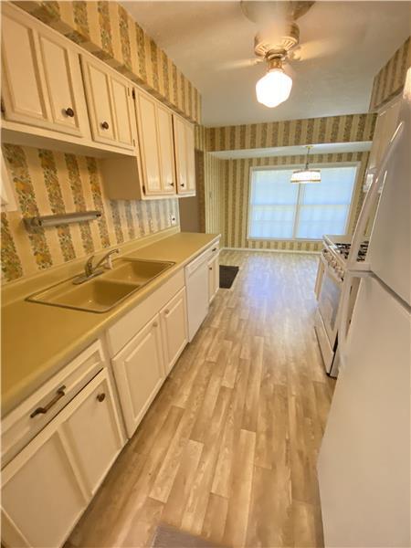 Photo - 808 Jamestowne Rd