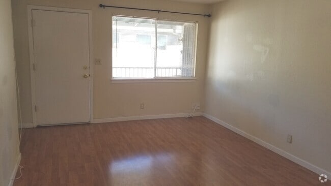 Building Photo - 563 Troy Dr Unit 3 Rental