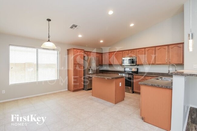 Photo - 480 W Dexter Way