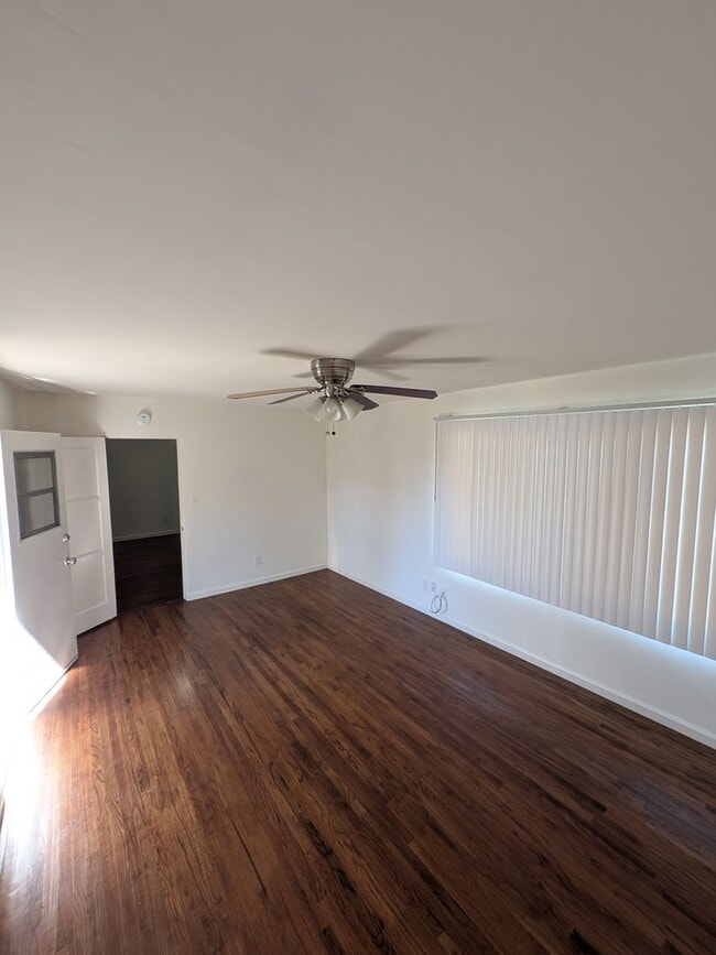 Photo - PC - 6673-6675 Amherst Unidad 6675