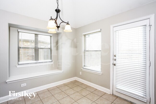 Photo - 1108 Colonial Dr