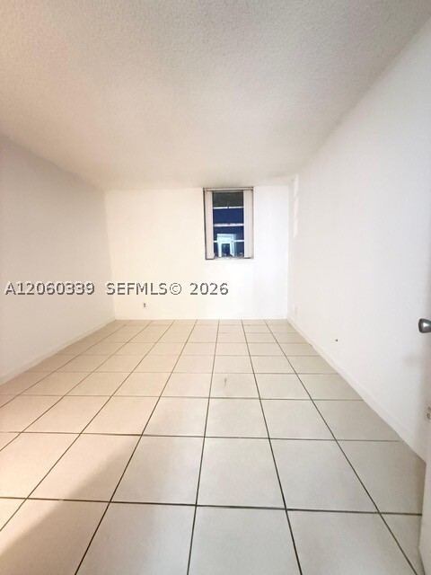 Building Photo - 4550 NW 9th St Unit 812E