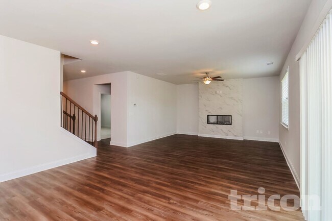 Photo - 80 Leyland Ct