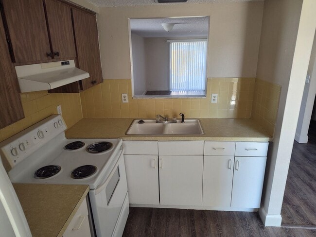 Photo - Enjoy the convenience and comfort of this 2/1 apartment in New Port Richey.