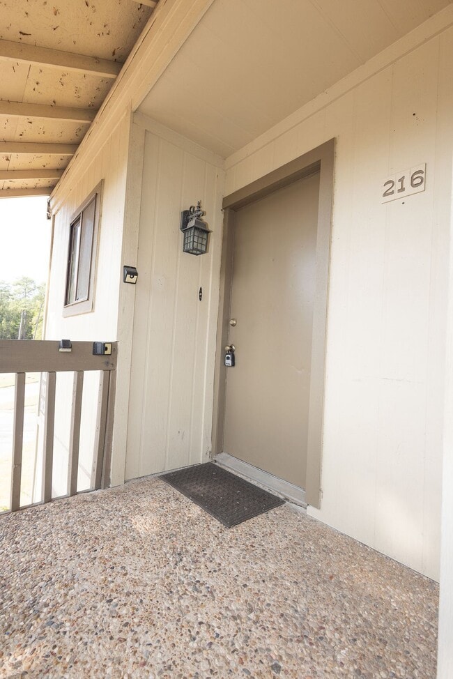 Photo - 15919 Golf Club Dr Unit 216