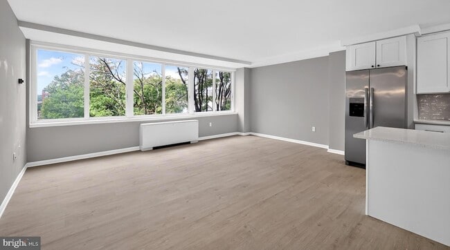 Building Photo - 922 24th St NW Unit 521