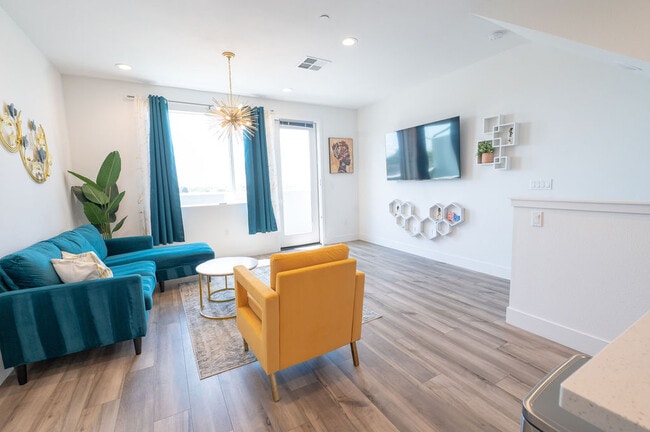 Building Photo - 9877 MacArthur Blvd Rental