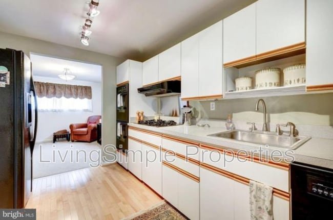 Photo - 5902 Holland Rd