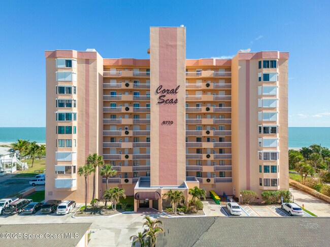 Building Photo - 6770 Ridgewood Ave Unit 301