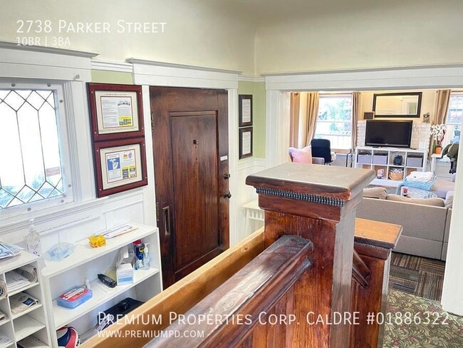 Photo - 2738 Parker St