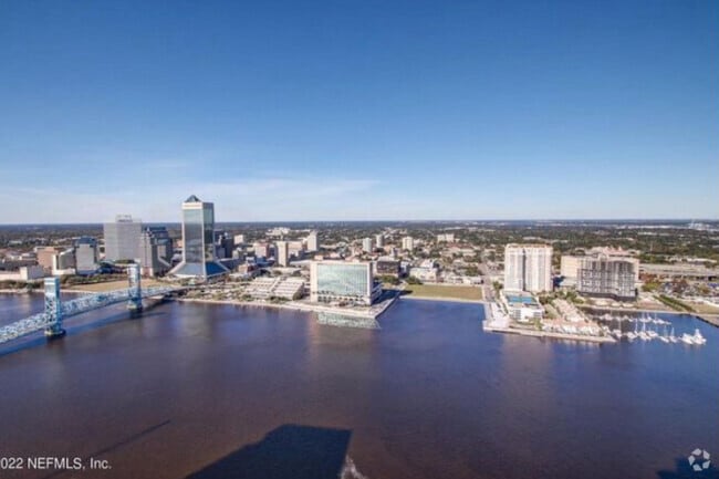 Building Photo - 1431 Riverplace Blvd Unit The Peninsula Rental