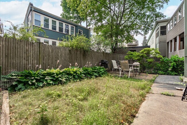 Photo - 24 Aberdeen Rd Unit 0