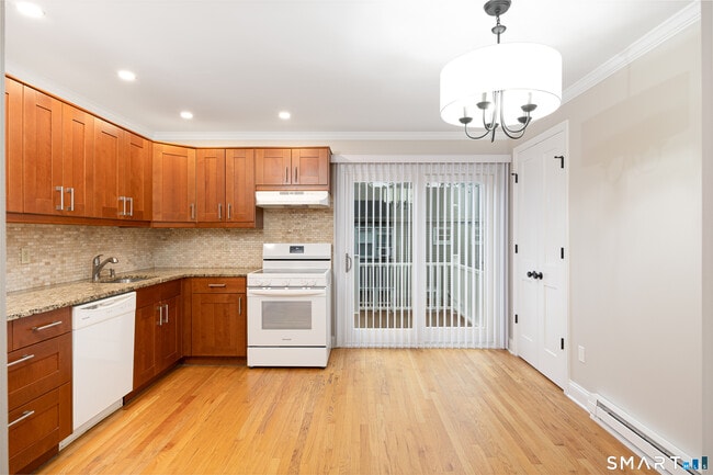 Photo - 9 Windell Pl Unit 9