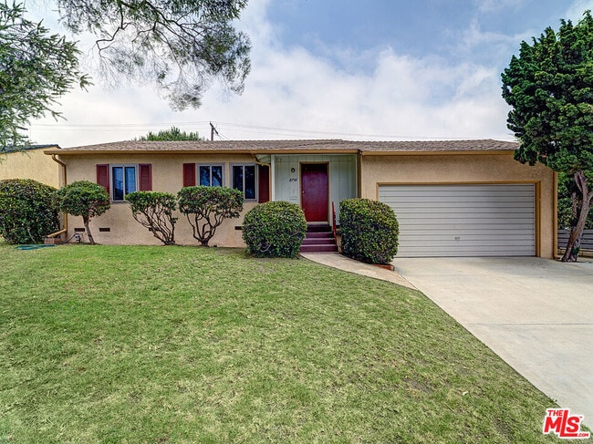 Photo - 8716 Bleriot Ave House