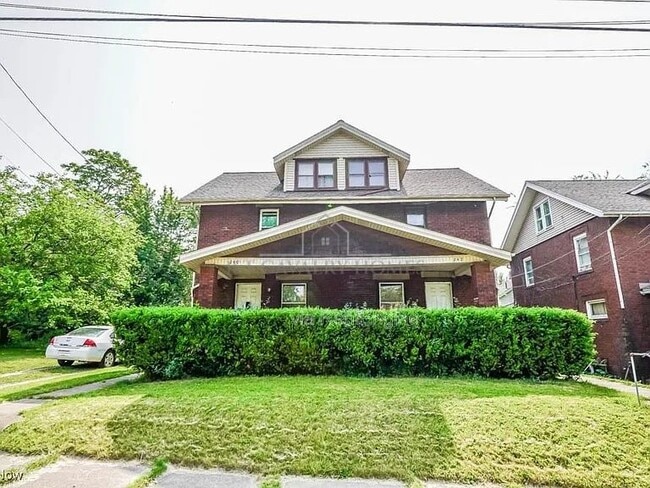 Building Photo - 240 Park Ave SW