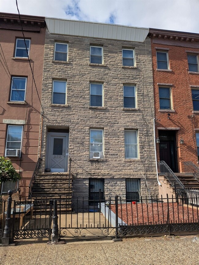 Building Photo - 272 3rd St Unit #4 Rental