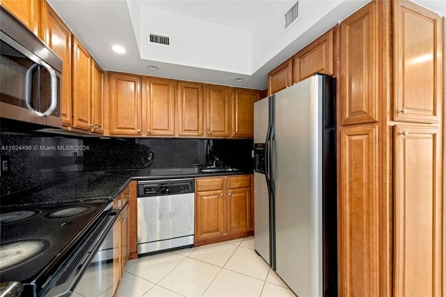 Photo - 5600 Collins Ave Unidad 14