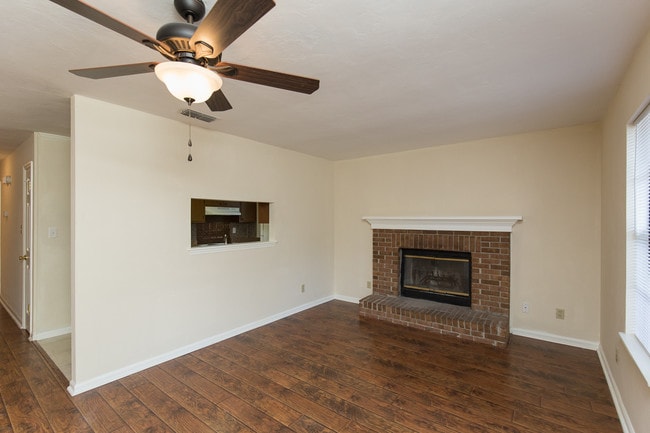 Photo - 1083 Rockbrook Ct