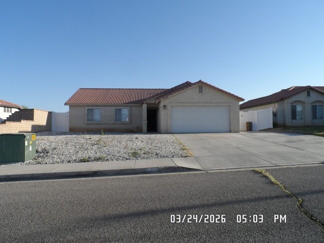 Building Photo - 3 Bedrooms, 2 Bathrooms, approx. 1112 sq. ft., 2 Car Garage, Solar Panels, Internet Included. Cos...