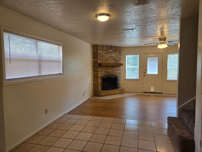 Photo - 1204 Holik Dr Unit B