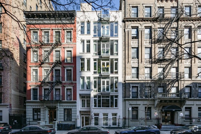 Photo - 241 W 107th St