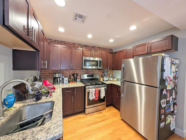 Photo - 306 Western Ave Unidad 2