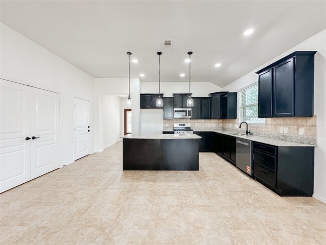 Photo - 25322 Alverstone Drive